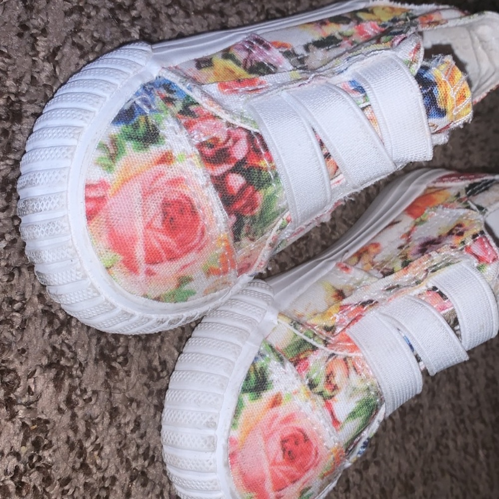 Toddler girl tennis shoes